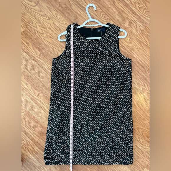 NWT GAP Black Shift Dress with Tan Embroidery, Sz 10, Lined. - Picture 7 of 12